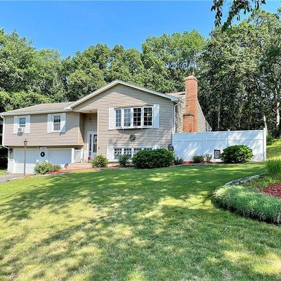 16 Elizabeth Ln, Tolland, CT 06084