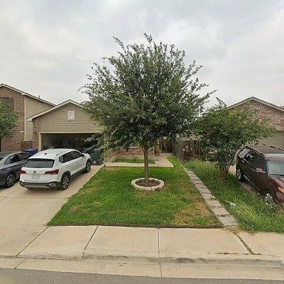 1614 Port Victoria Dr, Laredo, TX 78045