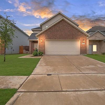 2224 Diamond Dr, Grand Prairie, TX 75051