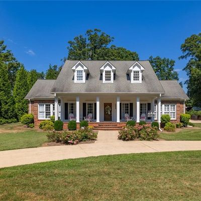 2004 Belmont Dr, Reidsville, NC 27320