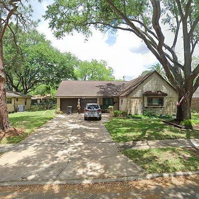 2013 Candlewood Dr, Bay City, TX 77414