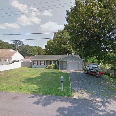 207 Concord Rd, Shirley, NY 11967