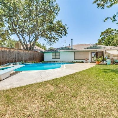 2825 Lawrence St, Irving, TX 75061