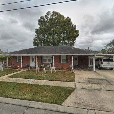 2417 Gallo Dr, Chalmette, LA 70043