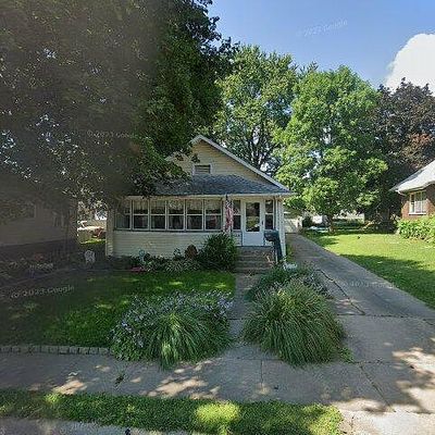 2456 Barker St, Clinton, IA 52732