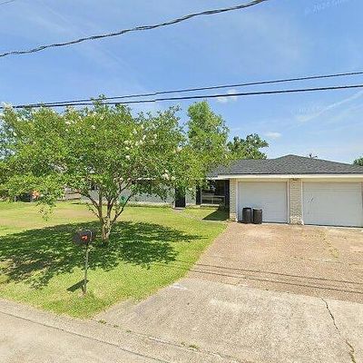 305 Wildwood Dr, Houma, LA 70363