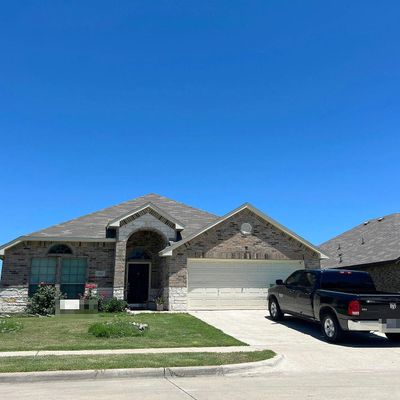 414 Lucky Landing Dr, Wilmer, TX 75172