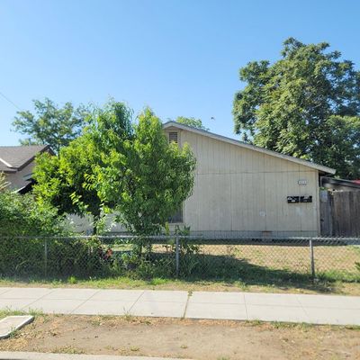 4210 E Turner Ave, Fresno, CA 93702