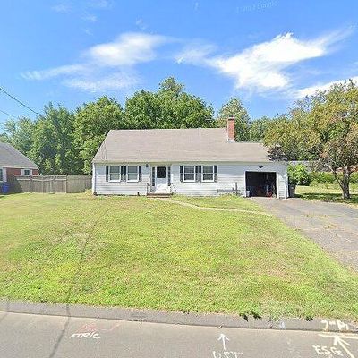 4 Wicklow St, Windsor Locks, CT 06096