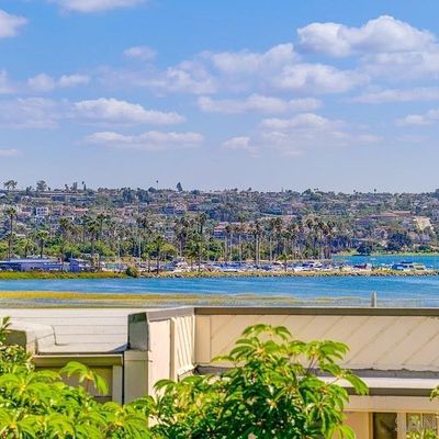 4015 Crown Point Dr #106, San Diego, CA 92109