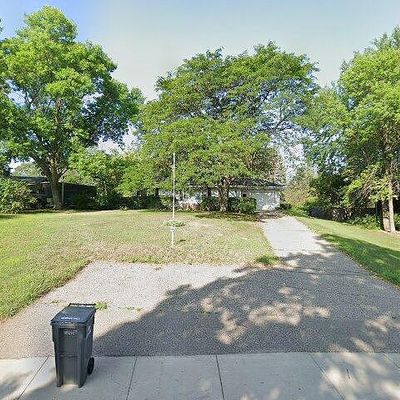 5150 Woodridge Rd, Minnetonka, MN 55345