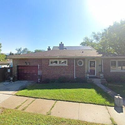 5236 Dobson St, Skokie, IL 60077