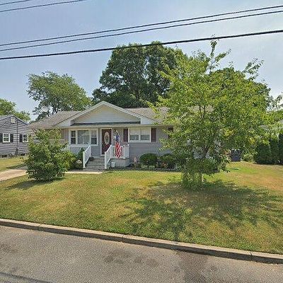 557 Garfield Ave, Belford, NJ 07718