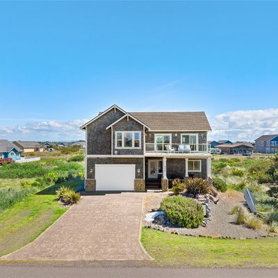 470 W Wind St Sw, Ocean Shores, WA 98569