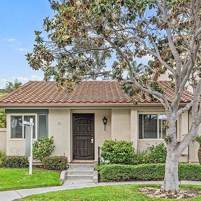 6820 Briarwood Dr, Carlsbad, CA 92011