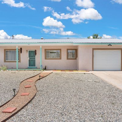 711 Valley Dr, Espanola, NM 87532