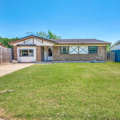 7124 Smithfield Rd, North Richland Hills, TX 76182