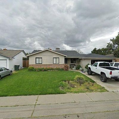 720 W D St S, Dixon, CA 95620