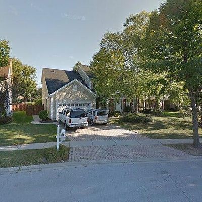 600 Clover Hill Ln, Elk Grove Village, IL 60007