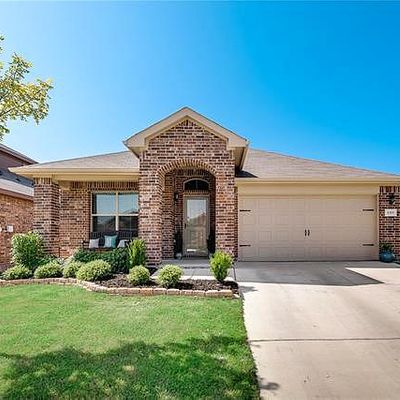 605 River Rock Dr, Azle, TX 76020