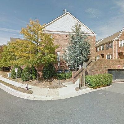 6100 Madison Pointe Ct, Falls Church, VA 22041