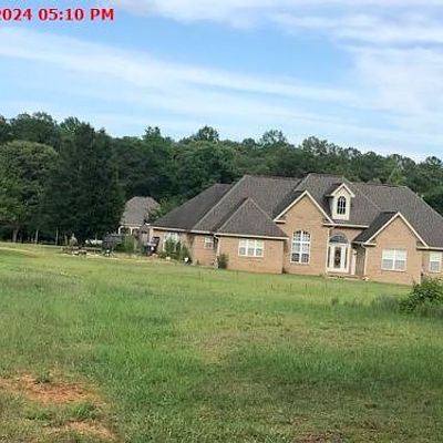 622 Buyck Rd, Titus, AL 36080