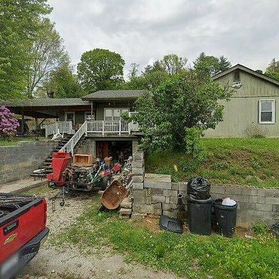 81 Berry St, Spruce Pine, NC 28777