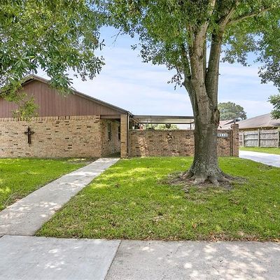 8110 Heatherbrook Trl, Port Arthur, TX 77642