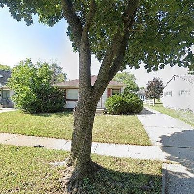 8132 W Kathryn Ave, Milwaukee, WI 53218