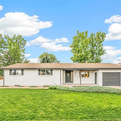 8622 W Warren Ln, Lakewood, CO 80227