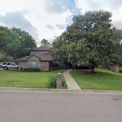 8708 Racquet Club Dr, Fort Worth, TX 76120