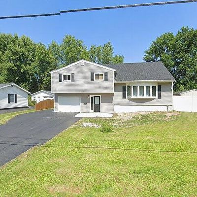 9 Mango Ln, Liverpool, NY 13090