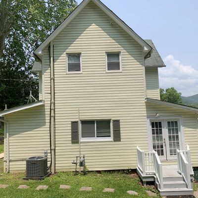 902 Clinton St, Harriman, TN 37748