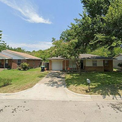 909 Manhattan Dr, Denton, TX 76209