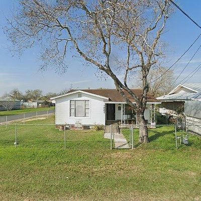 1001 Green St, Poth, TX 78147