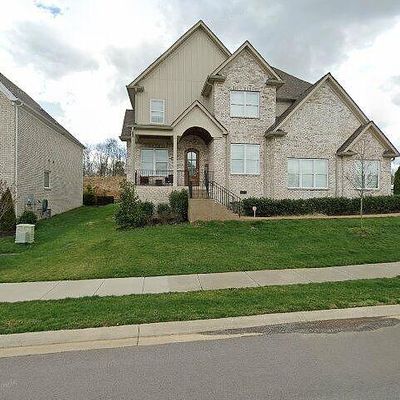 102 N Malayna Dr, Hendersonville, TN 37075