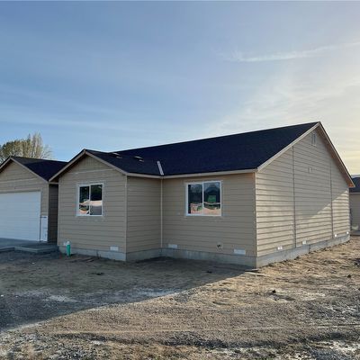 105 Salmon Dr, Wenatchee, WA 98801