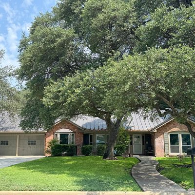 910 Laurel St, Uvalde, TX 78801