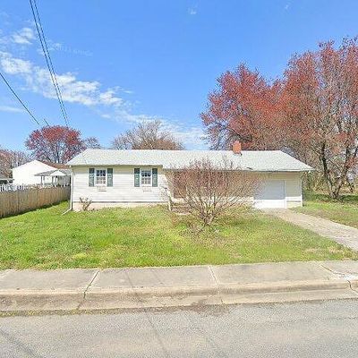 99 Delaware Dr, Pennsville, NJ 08070