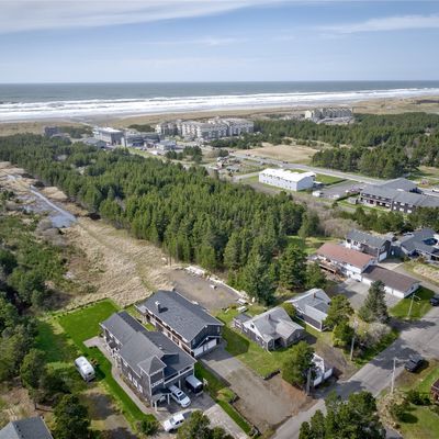 1209 Ocean Beach Blvd S, Long Beach, WA 98631