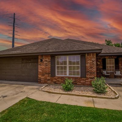 121 Castlewood Dr, Seguin, TX 78155