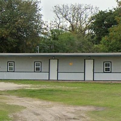 106 W Fulton St, Mathis, TX 78368