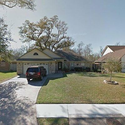 107 Concord Ave, Clute, TX 77531
