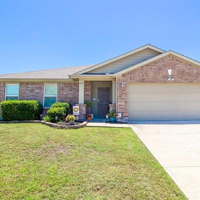 1418 Feather Crest Dr, Krum, TX 76249