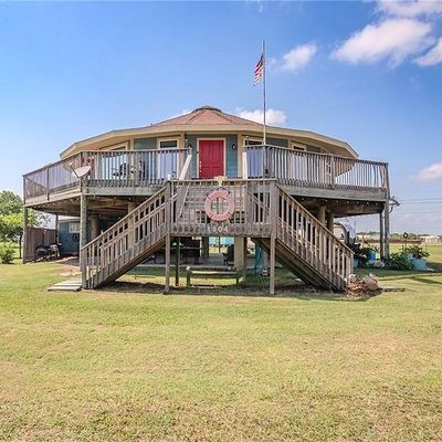 1504 W Saint Louis Ave, Seadrift, TX 77983