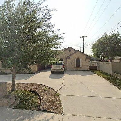 1812 Los Presidentes Ave, Laredo, TX 78046