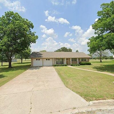 220 Carolyn Rd, Nocona, TX 76255