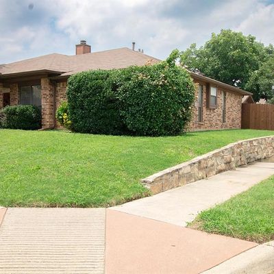 2441 Oakmont Dr, Bedford, TX 76022