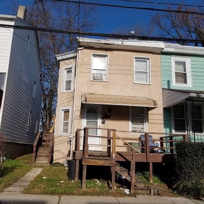 215 N 9 Th St, Darby, PA 19023