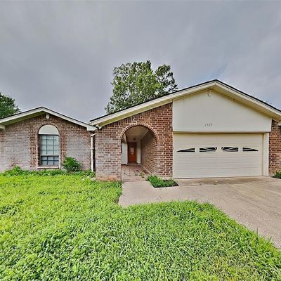 2929 Beachtree Ln, Bedford, TX 76021